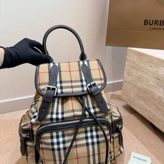 Burberry Black 25x18x10cm shoulder bag 1 1 Replica