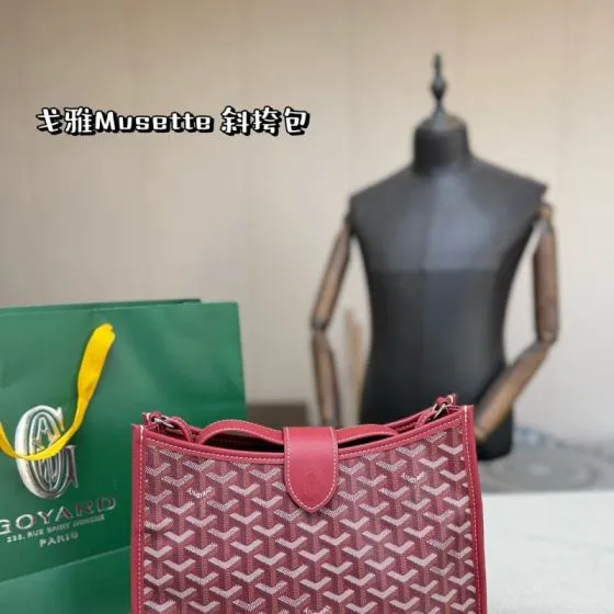 Goyard Red shoulder bag 1 1 Replica