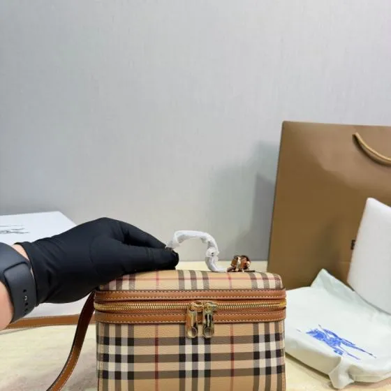Burberry Brown 25x18x10cm shoulder bag Premium Replica