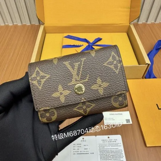Louis Vuitton M68704 Monogram Canvas everyday — Premium Replica