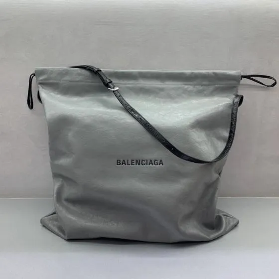 Balenciaga Black 40x30x16cm shoulder bag 1 1 Replica