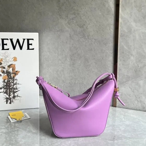Loewe Calfskin 25x18x10cm shoulder bag 1 1 Replica