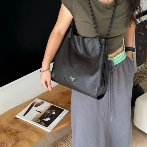 Prada Black shoulder bag 1 1 Replica