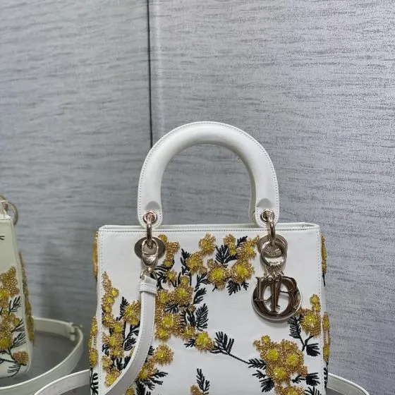 Dior Lady White with yellow floral embroidery shoulder 1 1 Replica