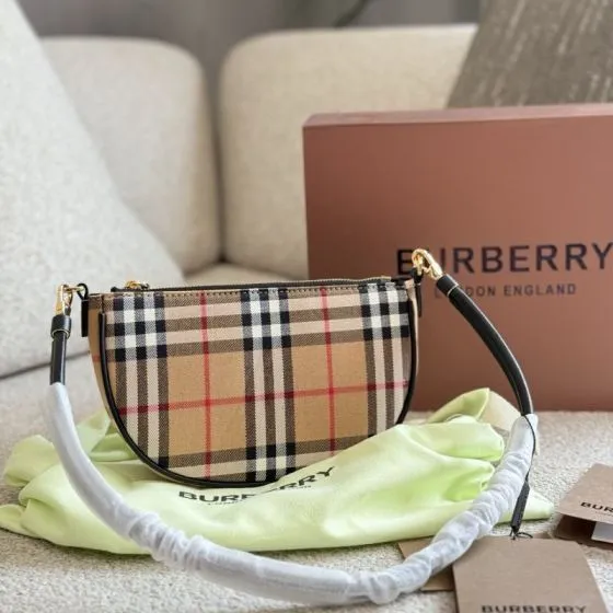 Burberry Black 25x18x10cm shoulder bag Premium Replica