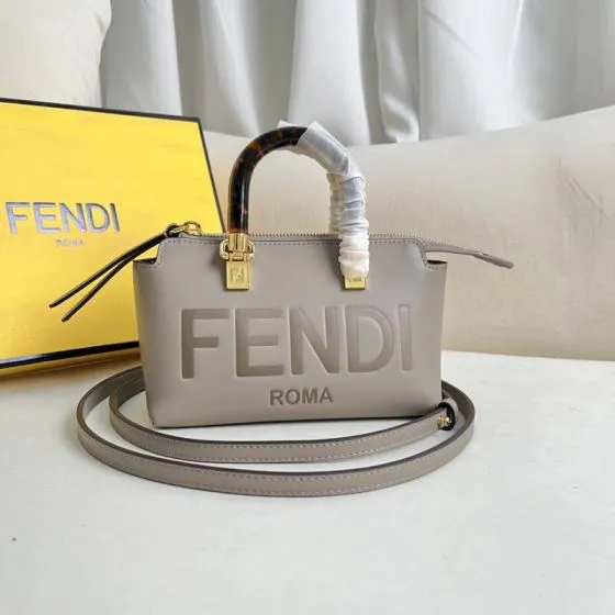 Fendi shoulder bag 1 1 Replica