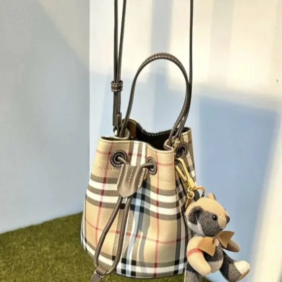 Burberry Brown 18x12cm shoulder bag 1 1 Replica