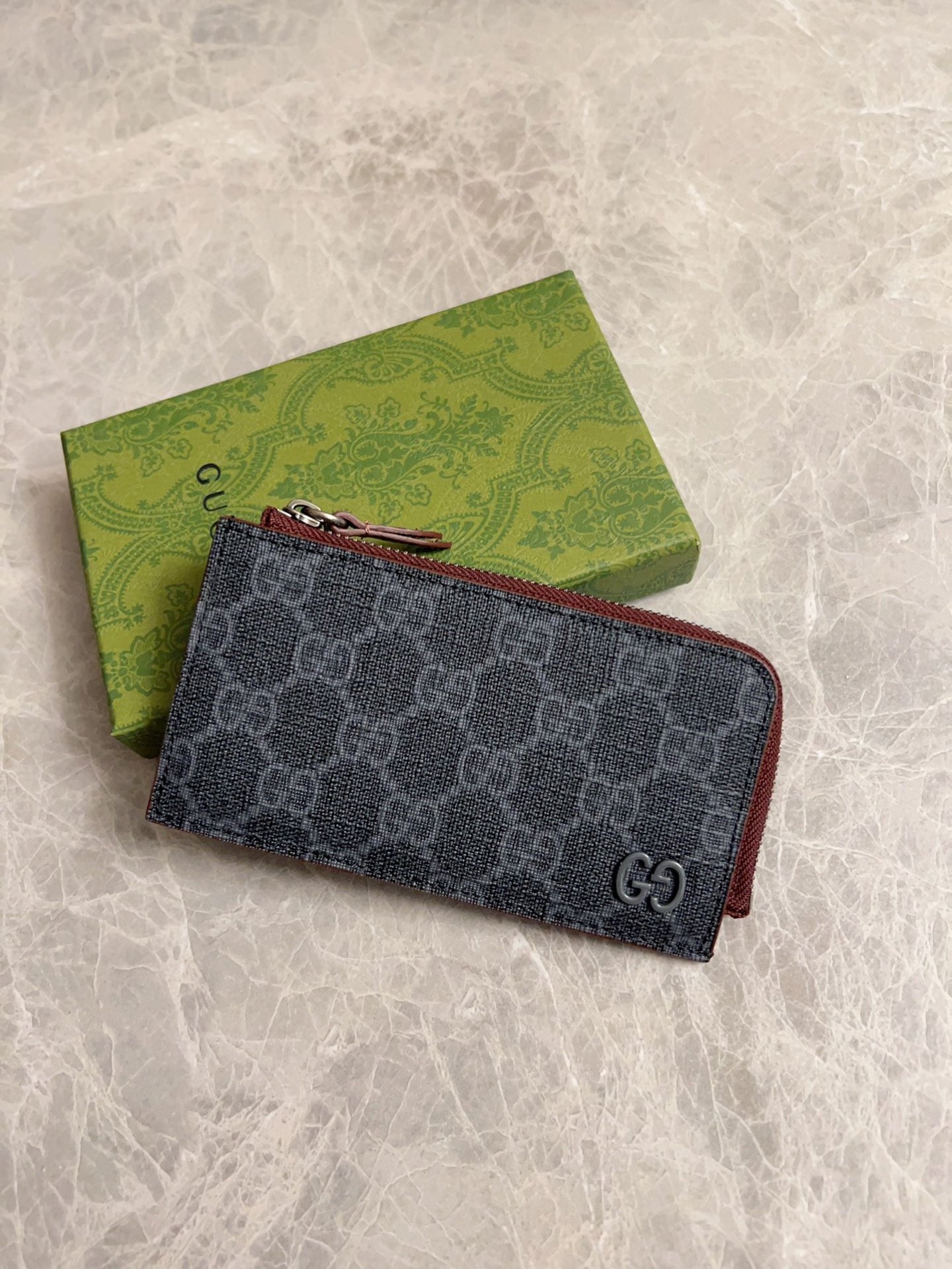 Gucci GG Supreme Grey Black 13 5x8cm everyday