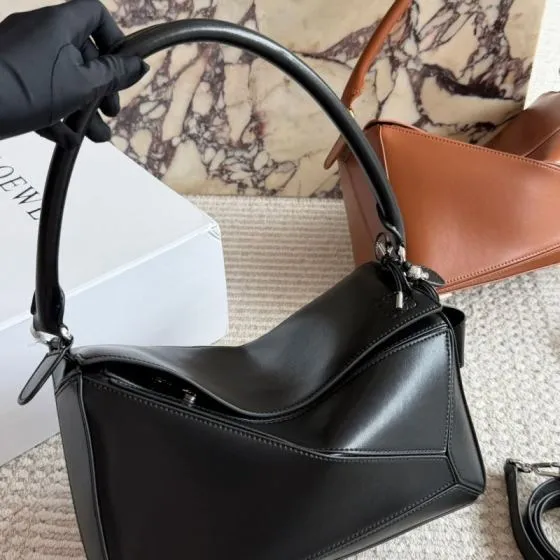 Loewe Black shoulder bag Premium Replica