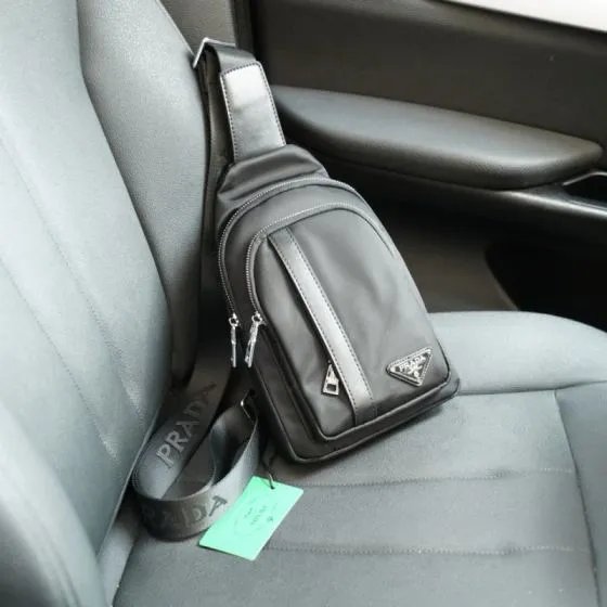 Prada Black 25x18x10cm shoulder bag Premium Replica