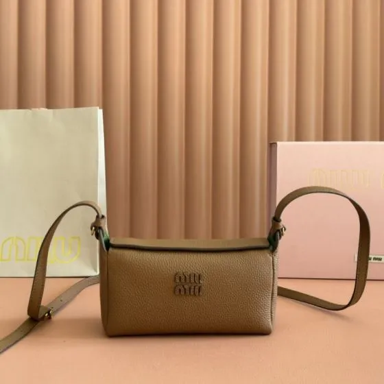 Miu Miu Brown 25x18x10cm shoulder bag AAA Quality Replica