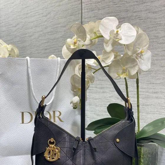 Dior Voyage Black shoulder 1 1 Replica