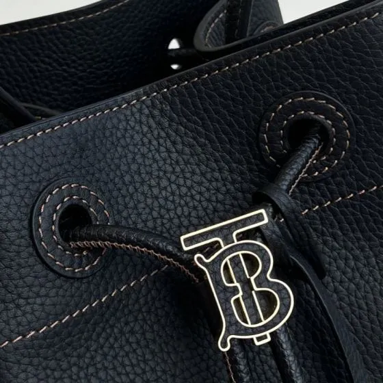 Burberry Black shoulder bag Top Quality Replica