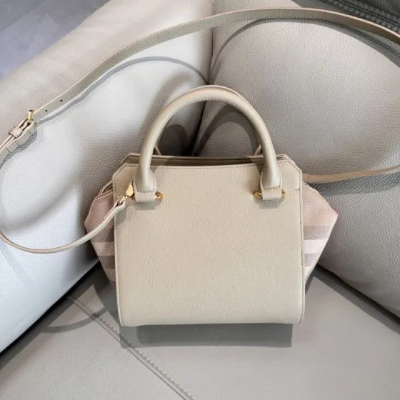 Burberry Beige 25x18x10cm shoulder bag AAA Quality Replica