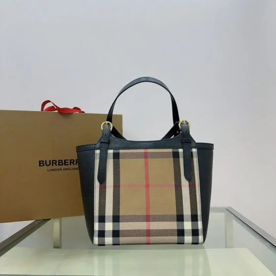 Burberry Black 25x18x10cm shoulder bag AAA Quality Replica