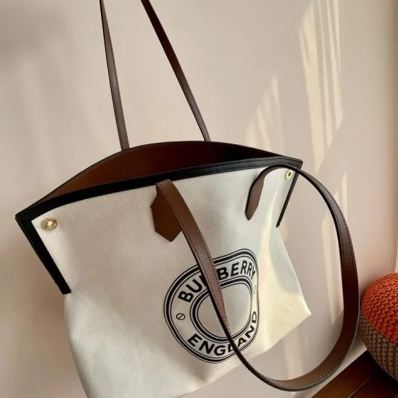 Burberry Brown 40x30x16cm shoulder bag 1 1 Replica