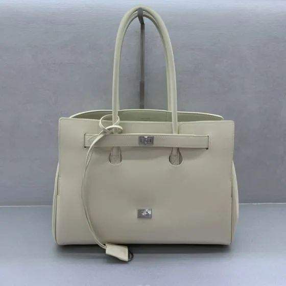 Balenciaga White shoulder bag 1 1 Replica
