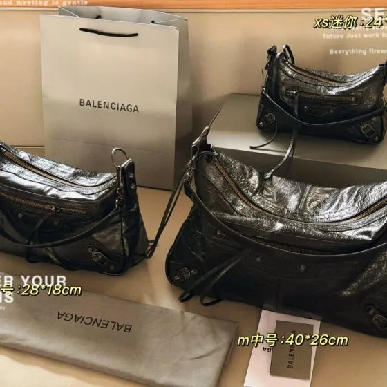 Balenciaga Le Cagole Black distressed leather xs 24 14cm s 28 18cm m 40 26cm shoulder AAA Quality Replica