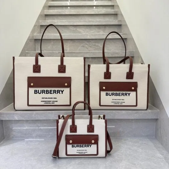Burberry Horseferry Natural canvas with tan leather trim 40x16x30cm tote AAA Quality Replica
