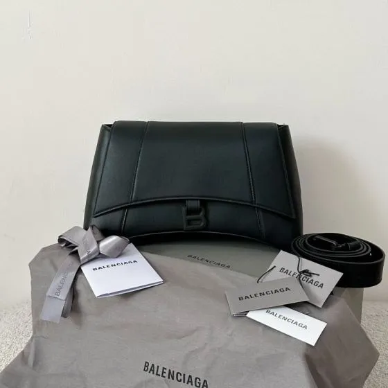 Balenciaga Black shoulder bag 1 1 Replica