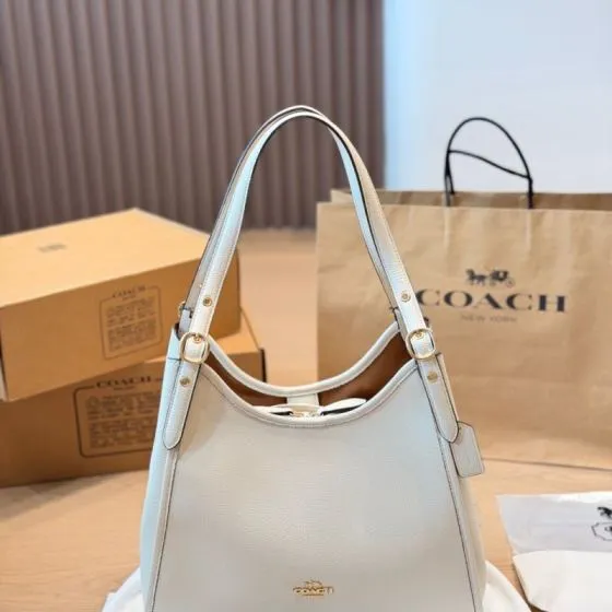 Coach Off-white grained leather 28x22x10cm shoulder bag Premium Replica