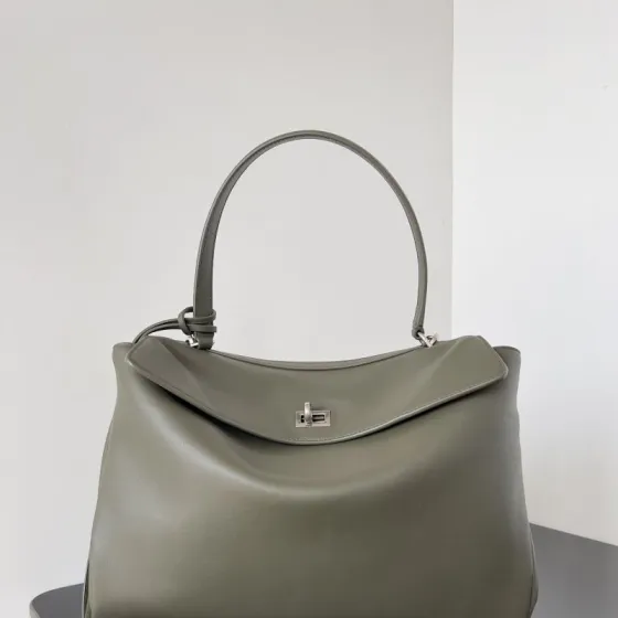 Balenciaga Green 30x22x12cm shoulder bag 1 1 Replica
