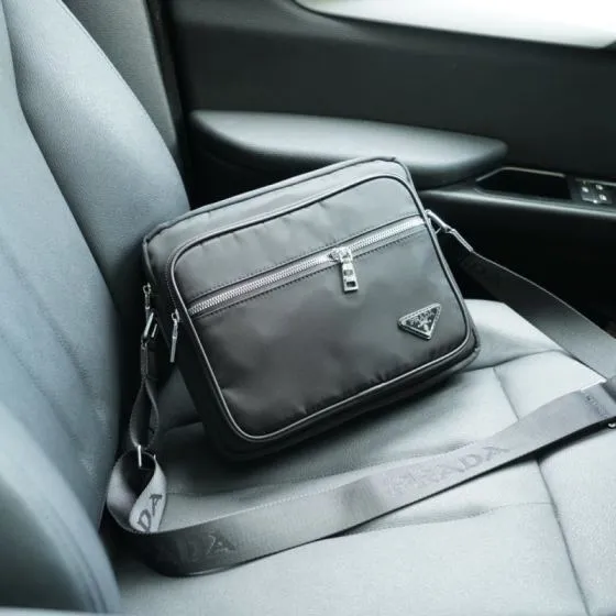 Prada Black 25x18x10cm shoulder bag AAA Quality Replica