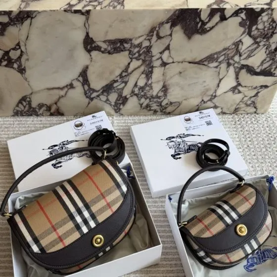 Burberry Black shoulder bag AAA Quality Replica