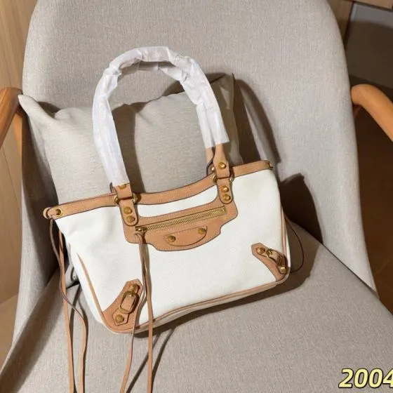 Balenciaga White 25x18x10cm shoulder bag AAA Quality Replica