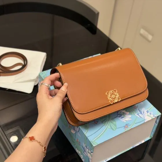 Loewe Brown 25x18x10cm shoulder bag Top Quality Replica