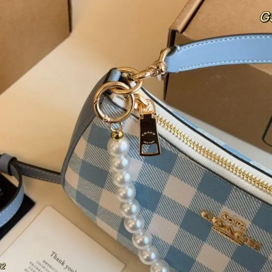 Coach White shoulder bag Premium Replica