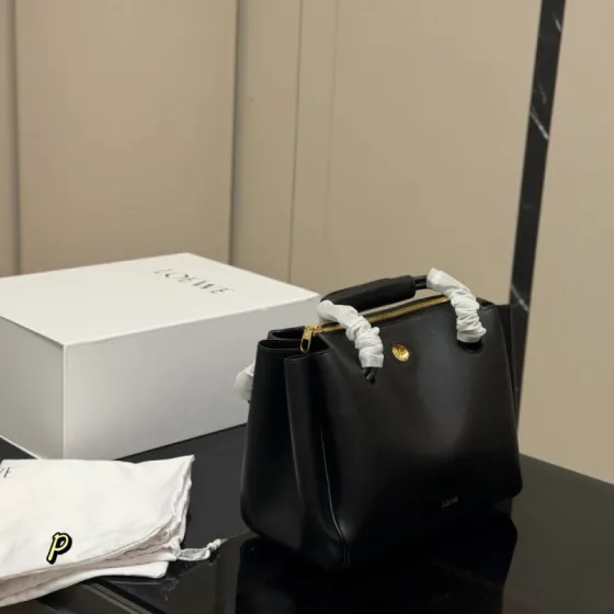 Loewe Black shoulder bag Premium Replica