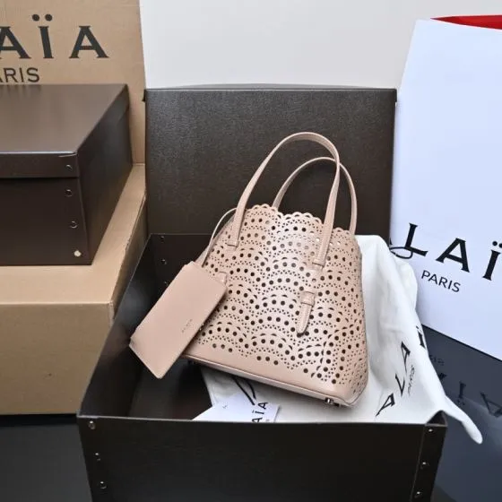 Burberry Beige 25x18x10cm shoulder bag 1 1 Replica