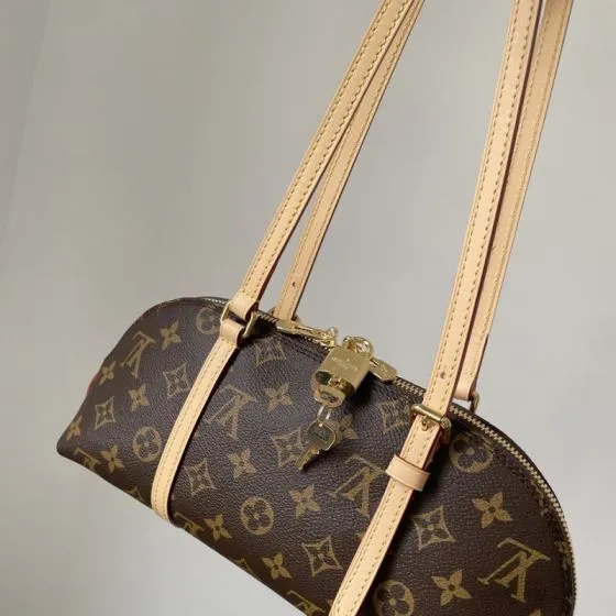 Louis Vuitton Squire East West Monogram Canvas shoulder AAA Quality Replica