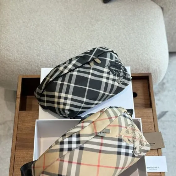 Burberry Beige shoulder bag 1 1 Replica