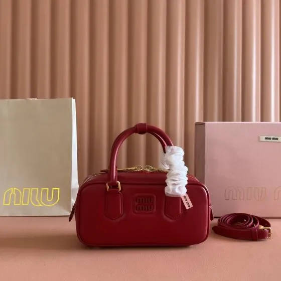 Miu Miu Red 25x18x10cm shoulder bag Top Quality Replica