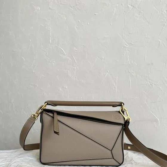 Loewe Beige 25x18x10cm shoulder bag Top Quality Replica