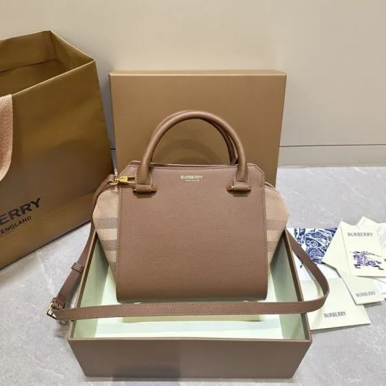 Burberry Beige 25x18x10cm shoulder bag Top Quality Replica