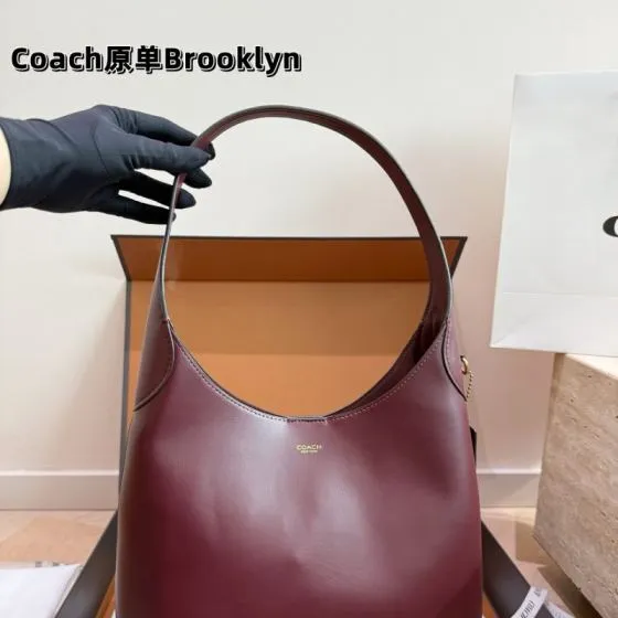 Coach shoulder bag Top Quality Replica
