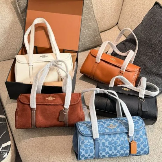 Coach White shoulder bag 1 1 Replica