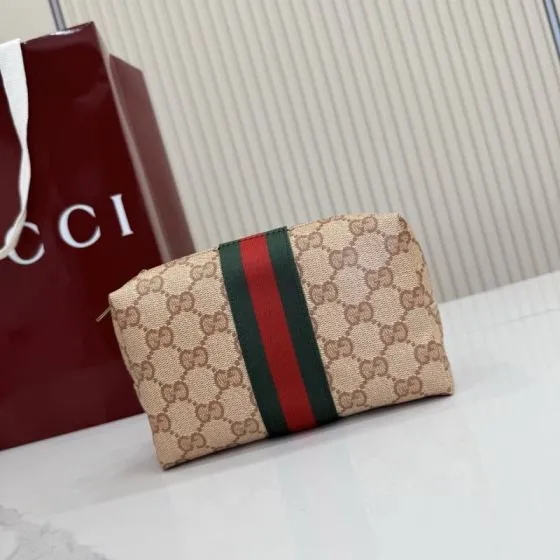 Gucci Beige GG Supreme with Web stripe travel 1 1 Replica