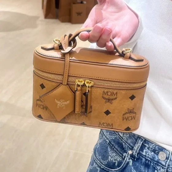 MCM Visetos 18x12cm shoulder bag 1 1 Replica