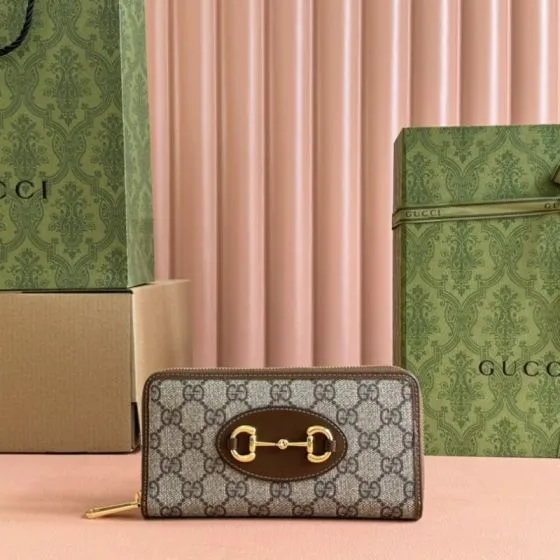 Gucci 1955 GG Supreme Beige Ebony 19 x 10 5 x 2cm everyday