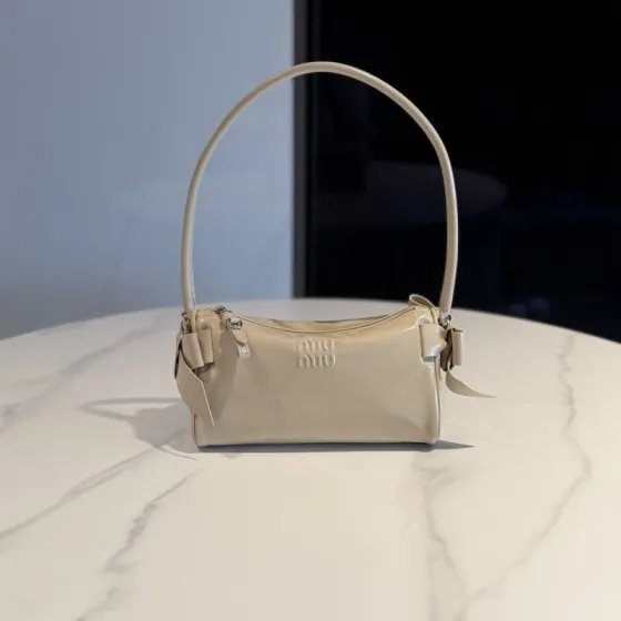Miu Miu Beige 25x18x10cm shoulder bag 1 1 Replica