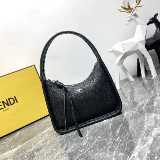 Fendi shoulder bag Top Quality Replica