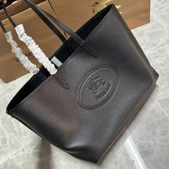 Burberry Black 40x30x16cm shoulder bag Premium Replica