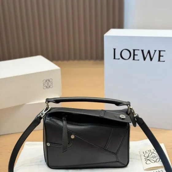 Loewe Black 25x18x10cm shoulder bag 1 1 Replica