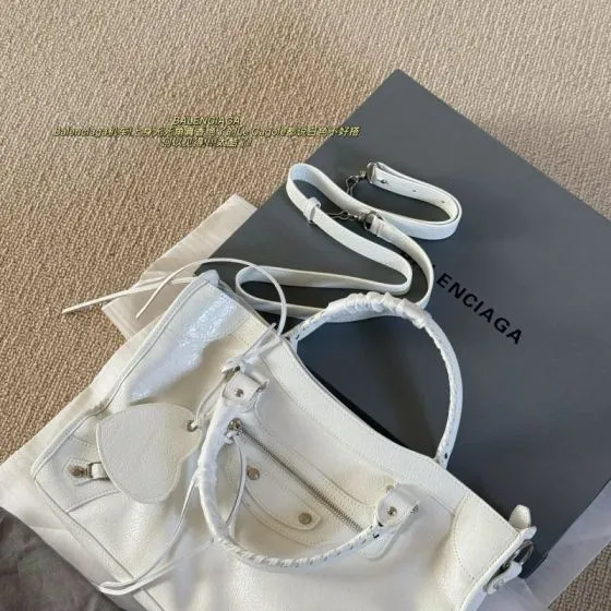 Balenciaga Le Cagole White 26x14cm shoulder bag 1 1 Replica