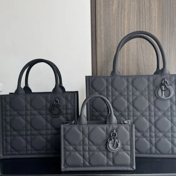 Dior Lady D-Lite Black 26cm tote 1 1 Replica