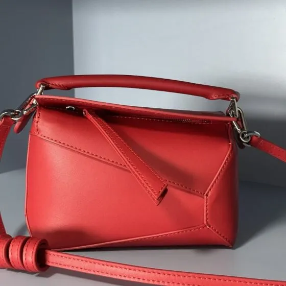 Loewe Red 18x12cm shoulder bag 1 1 Replica